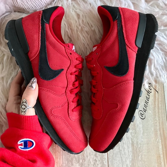 nike internationalist history